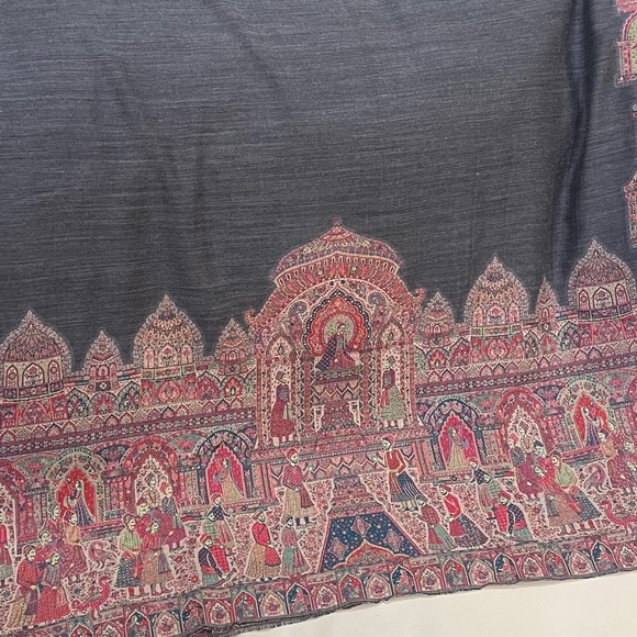 Accessories - Large Pure Pashmina Kani Shawl